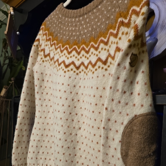 Womans Winter LOT Size (Med-Large) All Included! - Picture 4 of 10